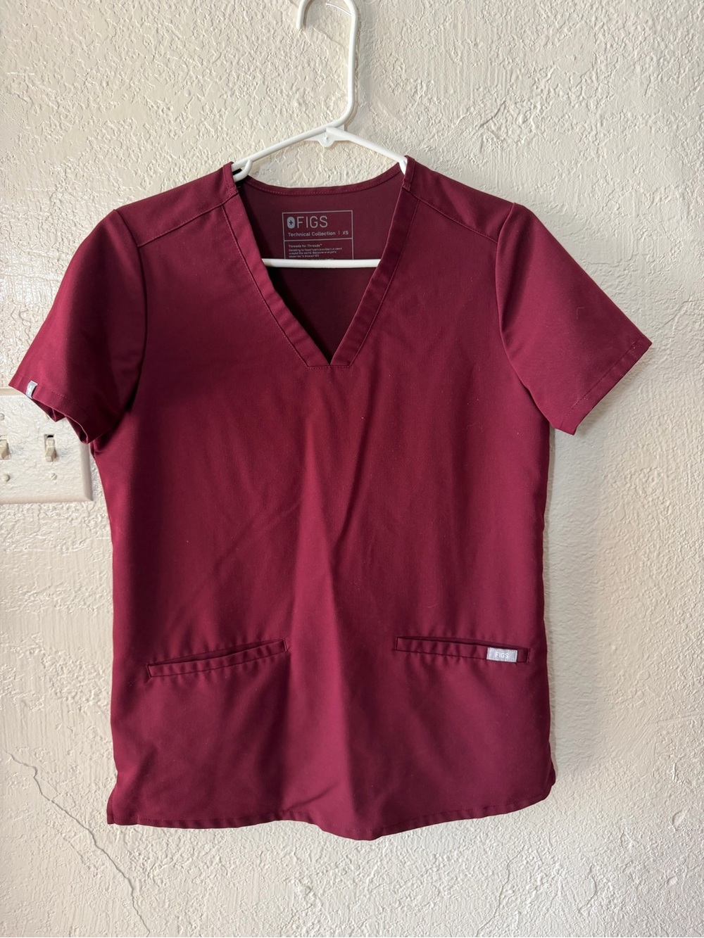FIGS Women's Casma Scrub Top in Burgundy